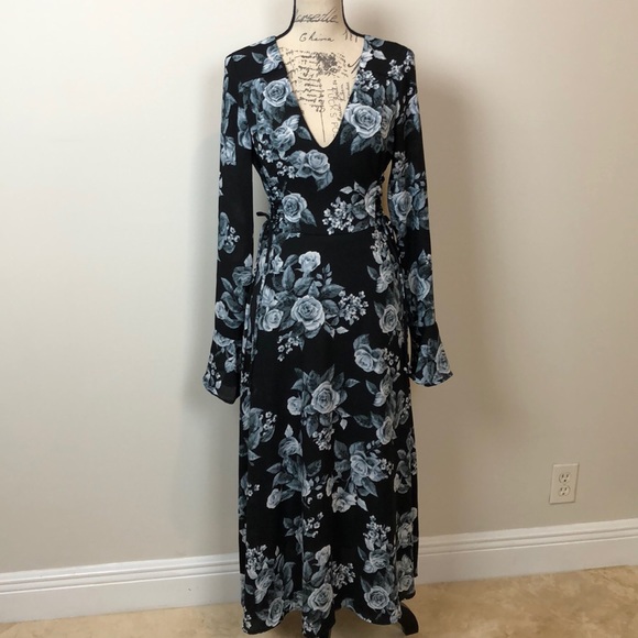 Free People Dresses & Skirts - Free People Boho Black Rose Maxi Dress Size XS